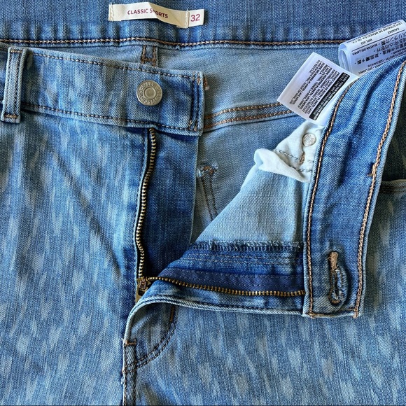 Levi’s Classic Shorts - Picture 7 of 15